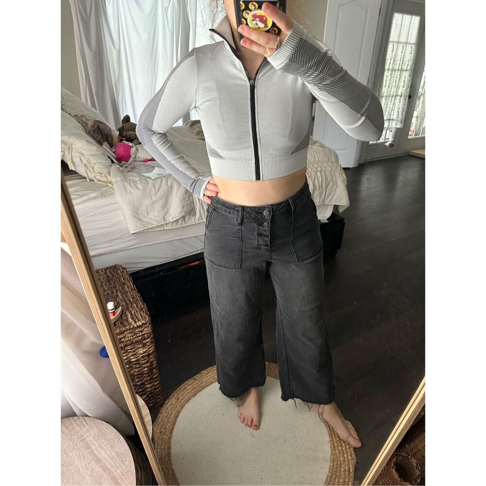 Astoria Activewear Women’s Small Cropped Zip Up Long Sleeve New NWT